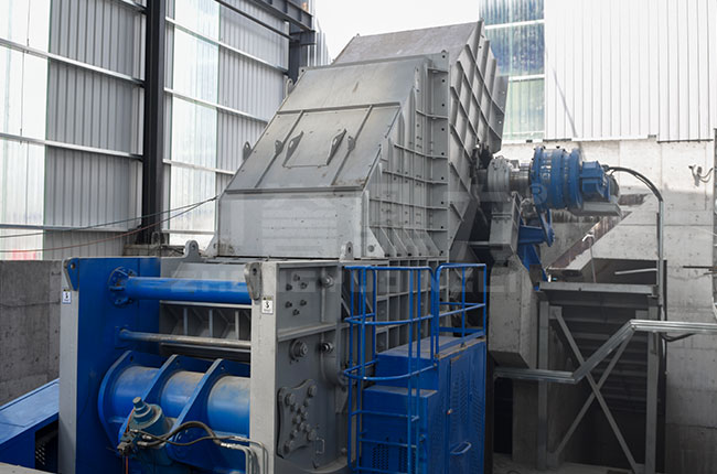 時產3000噸臥式旋回破使用現場