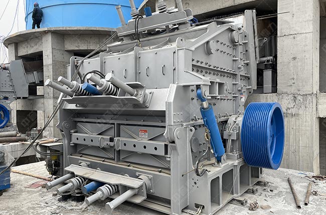 時產(chǎn)800噸~1000噸碎石生產(chǎn)線反擊破