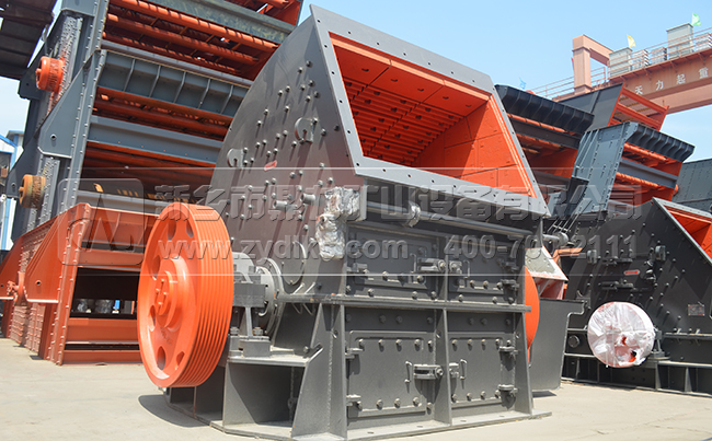 大型破碎機(jī)設(shè)備 大型破碎機(jī)設(shè)備