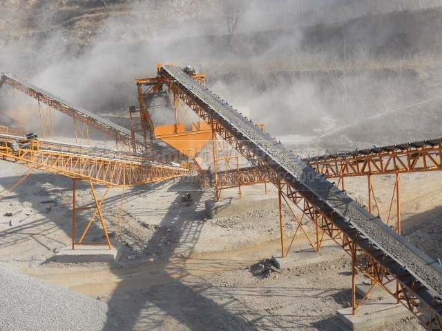 四川省時產500噸石料生產線客戶現場 四川省時產500噸石料生產線客戶現場