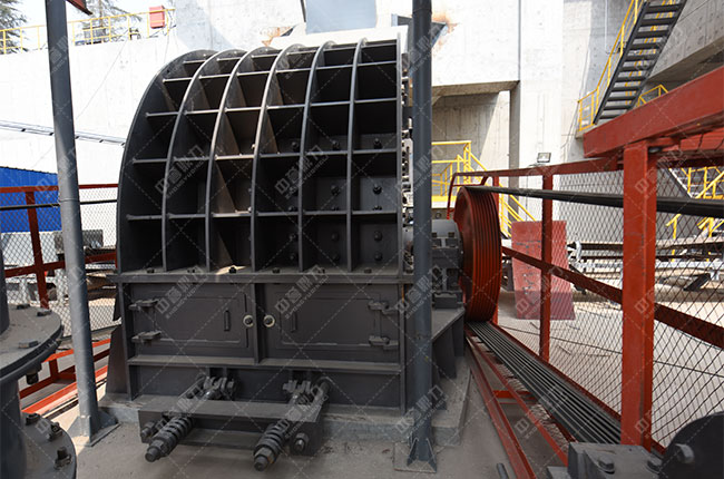 重型錘式破碎機產(chǎn)品實拍圖展示2 重型錘式破碎機產(chǎn)品實拍圖展示2