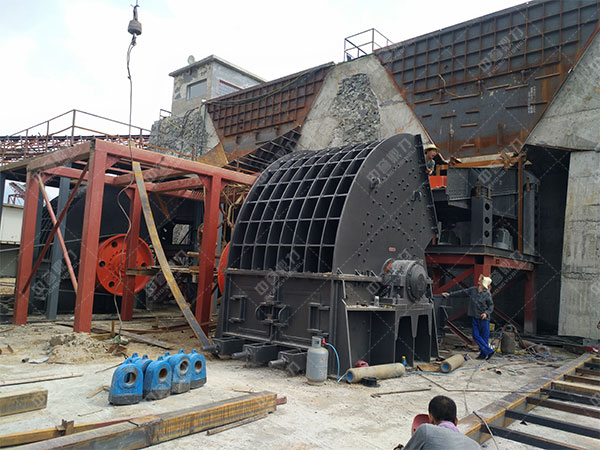 錘式破碎機設備 錘式破碎機設備