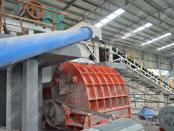 破碎石頭的機器