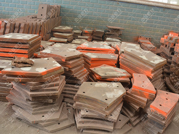 重型錘式破碎機(jī)反擊板和襯板