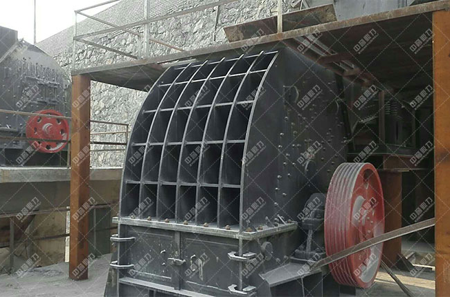 時產(chǎn)400噸磕石機