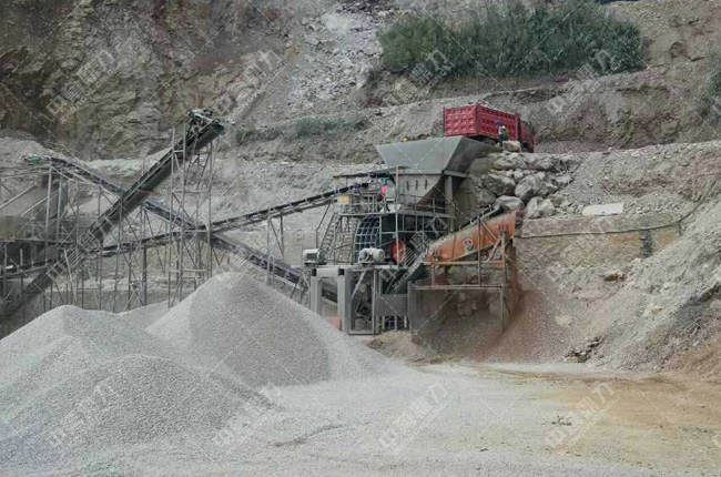 云南玉磨鐵路景洪段時產300噸石子生產線