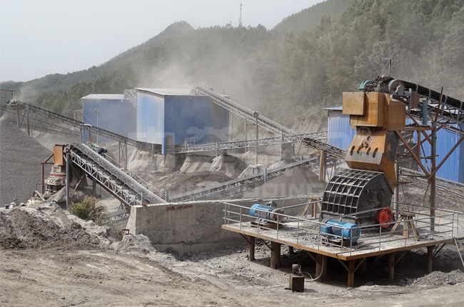 湖北省咸寧1220錘式破碎機使用現場